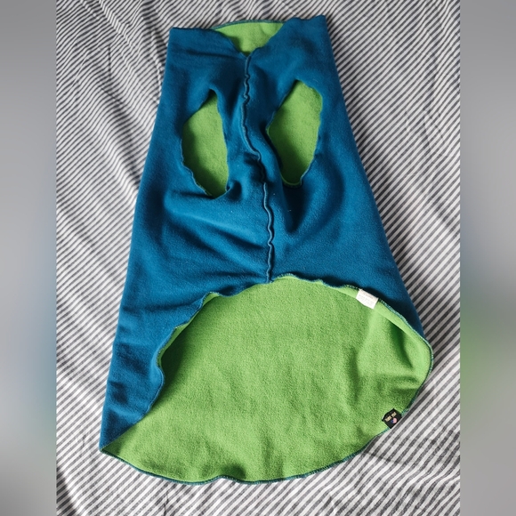 Reversable Dog Sweater - Picture 2 of 9